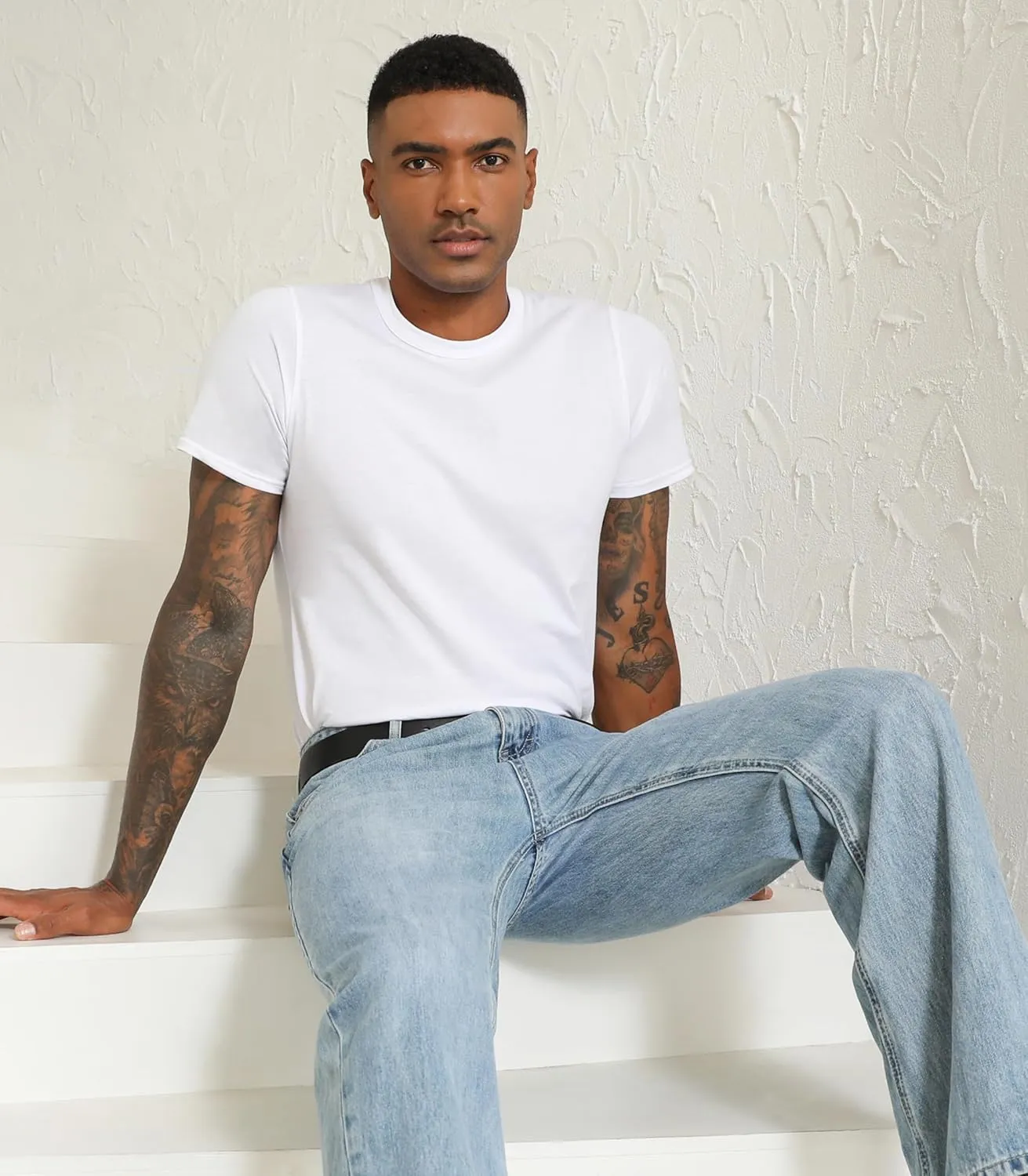 Comfneat Men's 4-Pack Basic Tee Crew Neck Cotton T-Shirts Light Undershirts