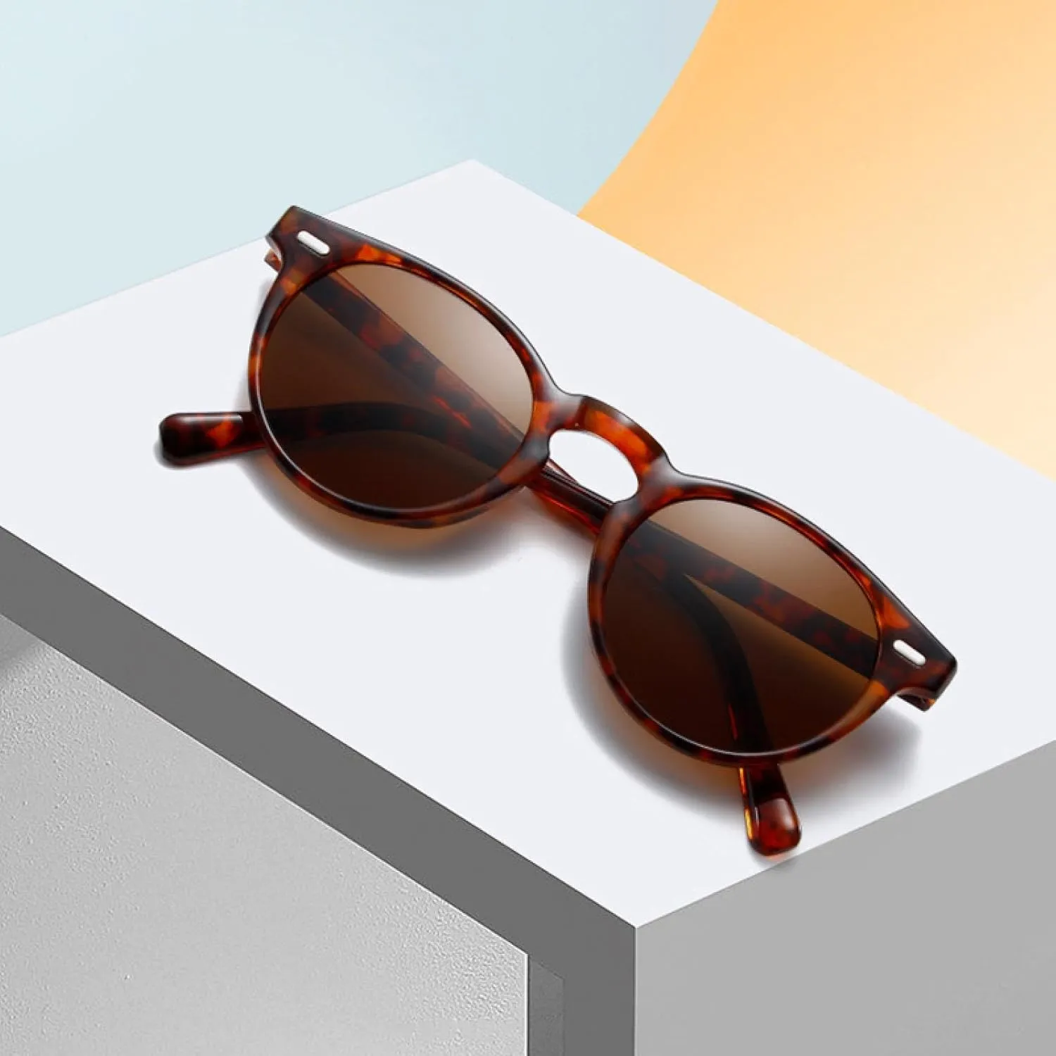 Vintage Small Round Punk Sunglasses Women Fashion Rivets Clear Gradient Uv400 Men