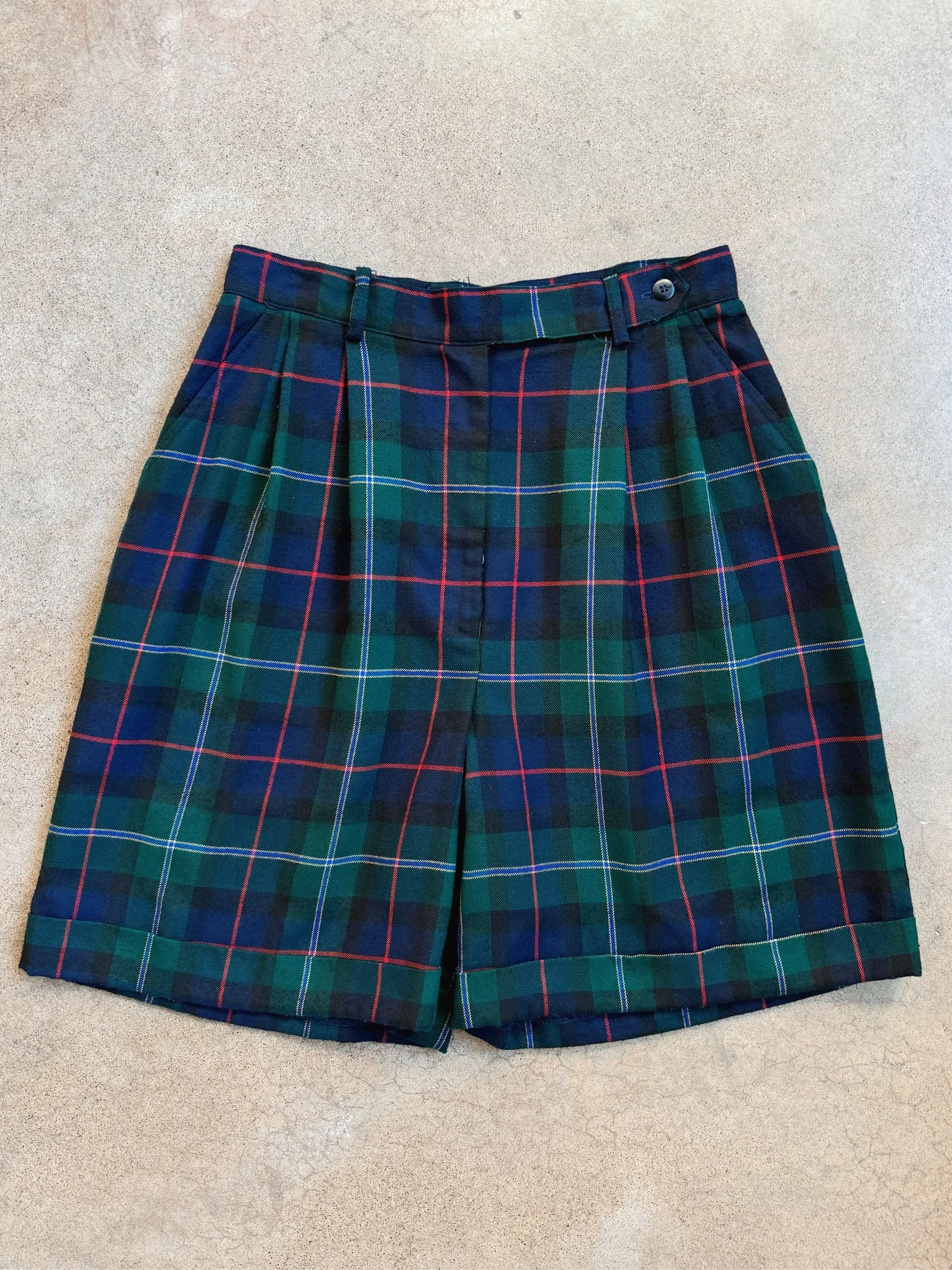 Vintage Tartan Plaid Pleat Front Cuffed Shorts (W29")