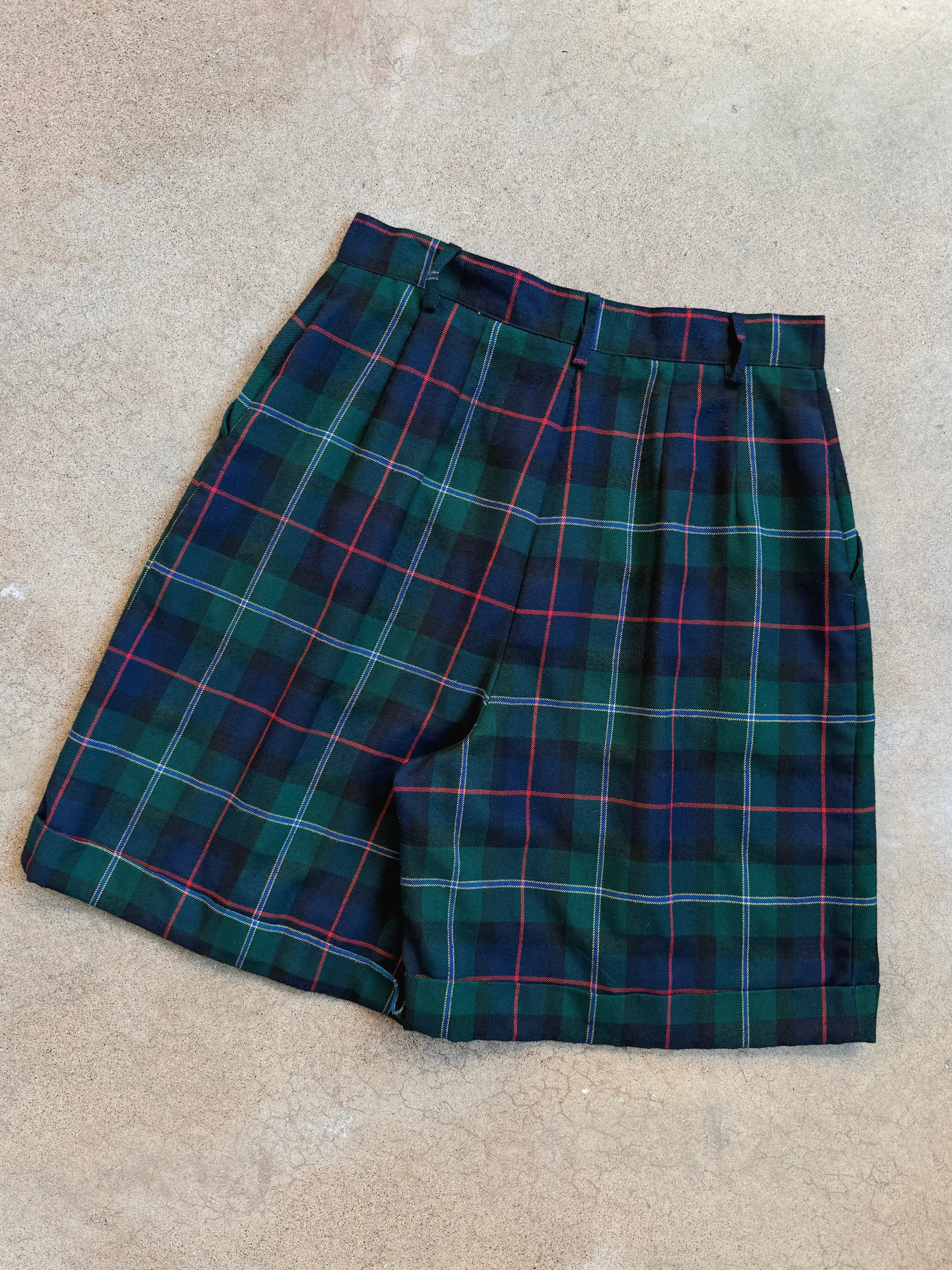 Vintage Tartan Plaid Pleat Front Cuffed Shorts (W29")