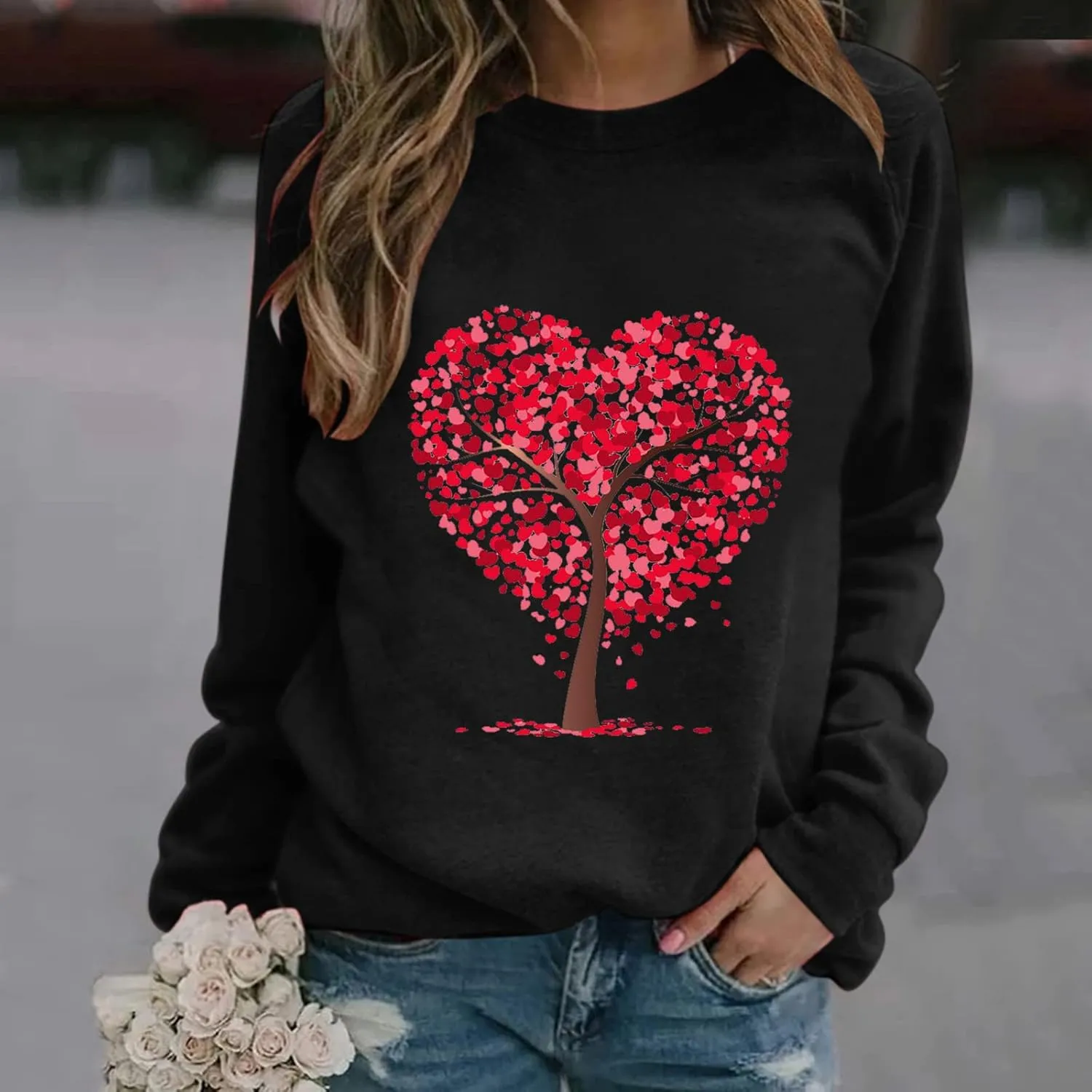 Womens Long-Sleeved Crewneck Sweatshirts 2025 Valentine's Day Printed Trendy Pullover Tops Loose Based Casual Blouses